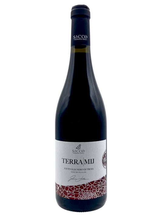 Terra Mij, Nero di Troia